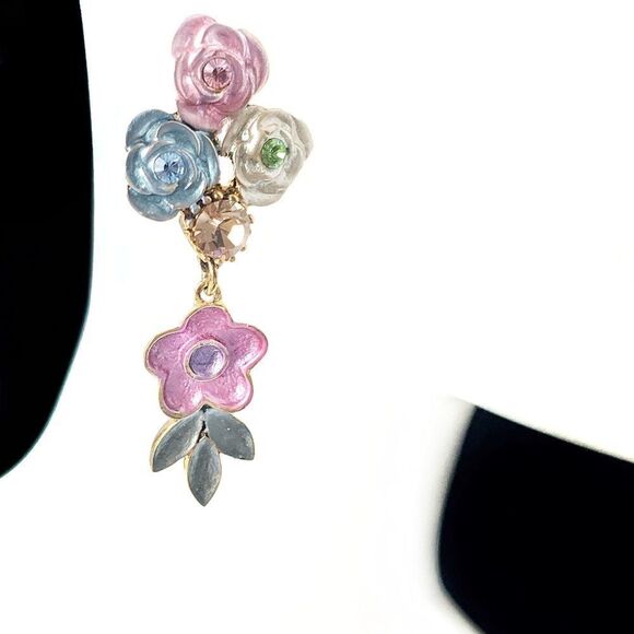 Vintage Banana Bob pastel enamel floral crystal pierced earrings - Picture 7 of 7